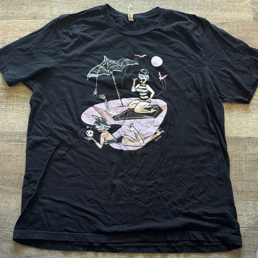 Black Graphic Tee with Retro Pinup Beach Scene